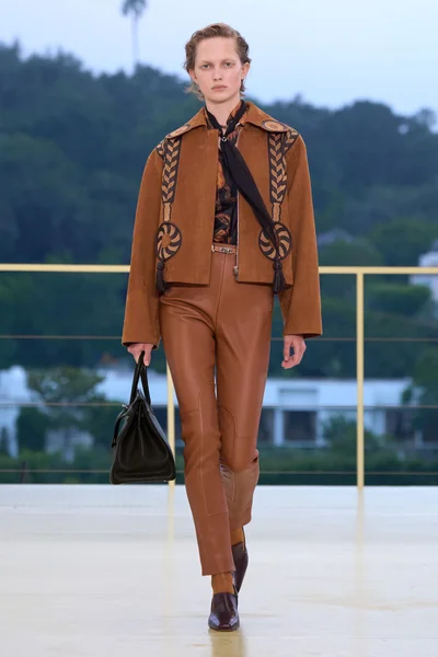 Look 5